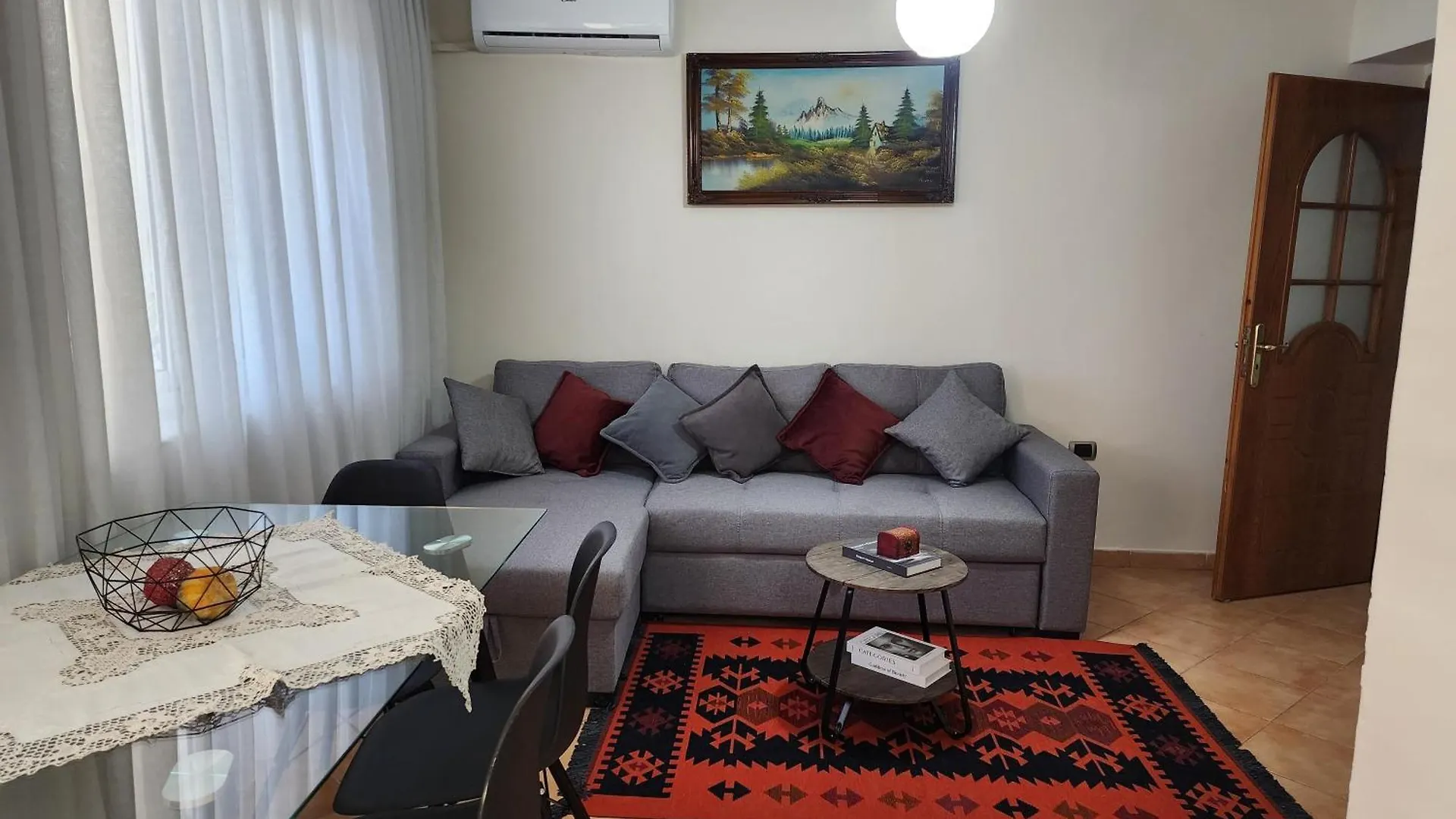 Emma'S Place Tirana Albania