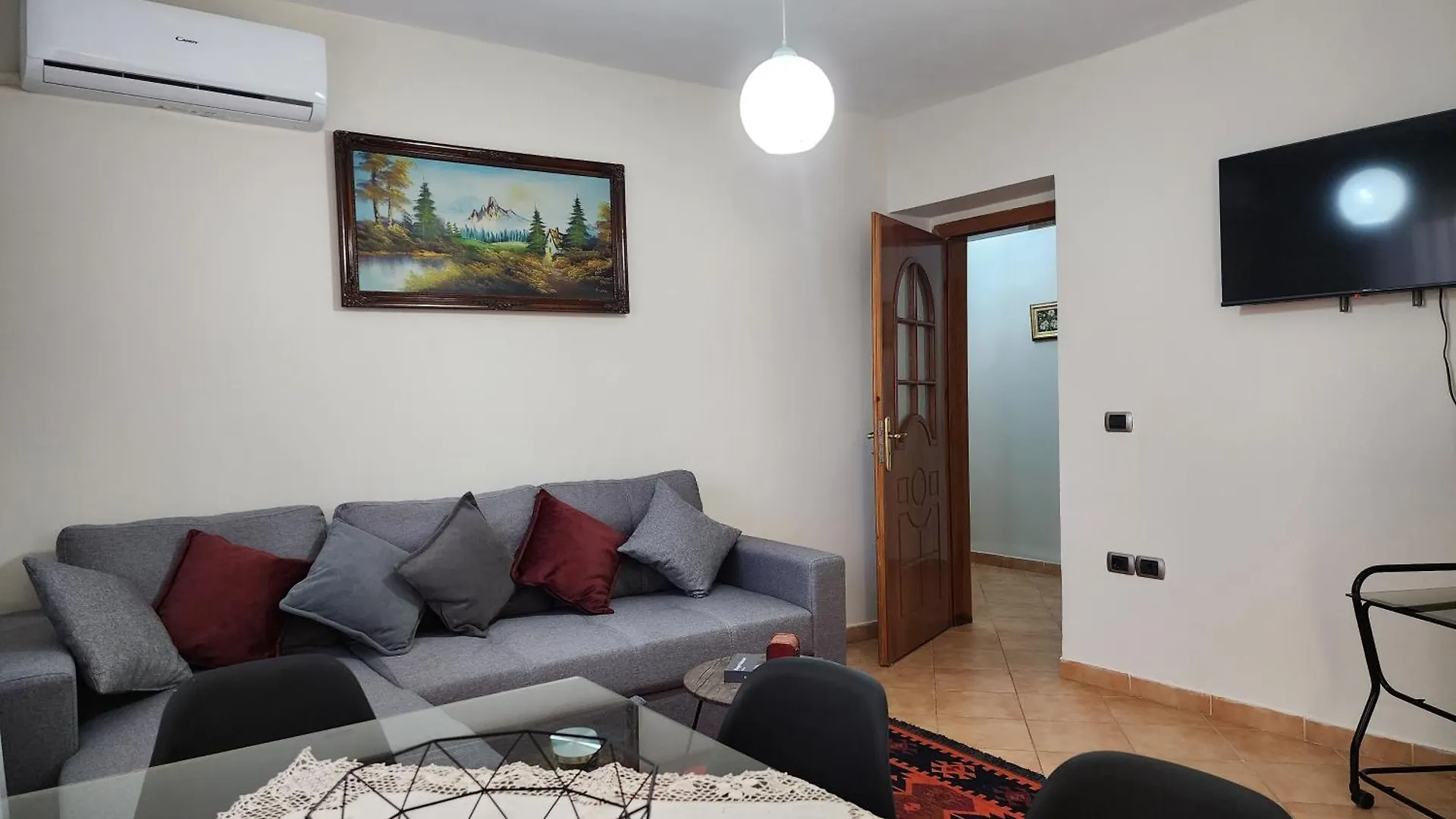 Apartment Emma'S Place Tirana Albania